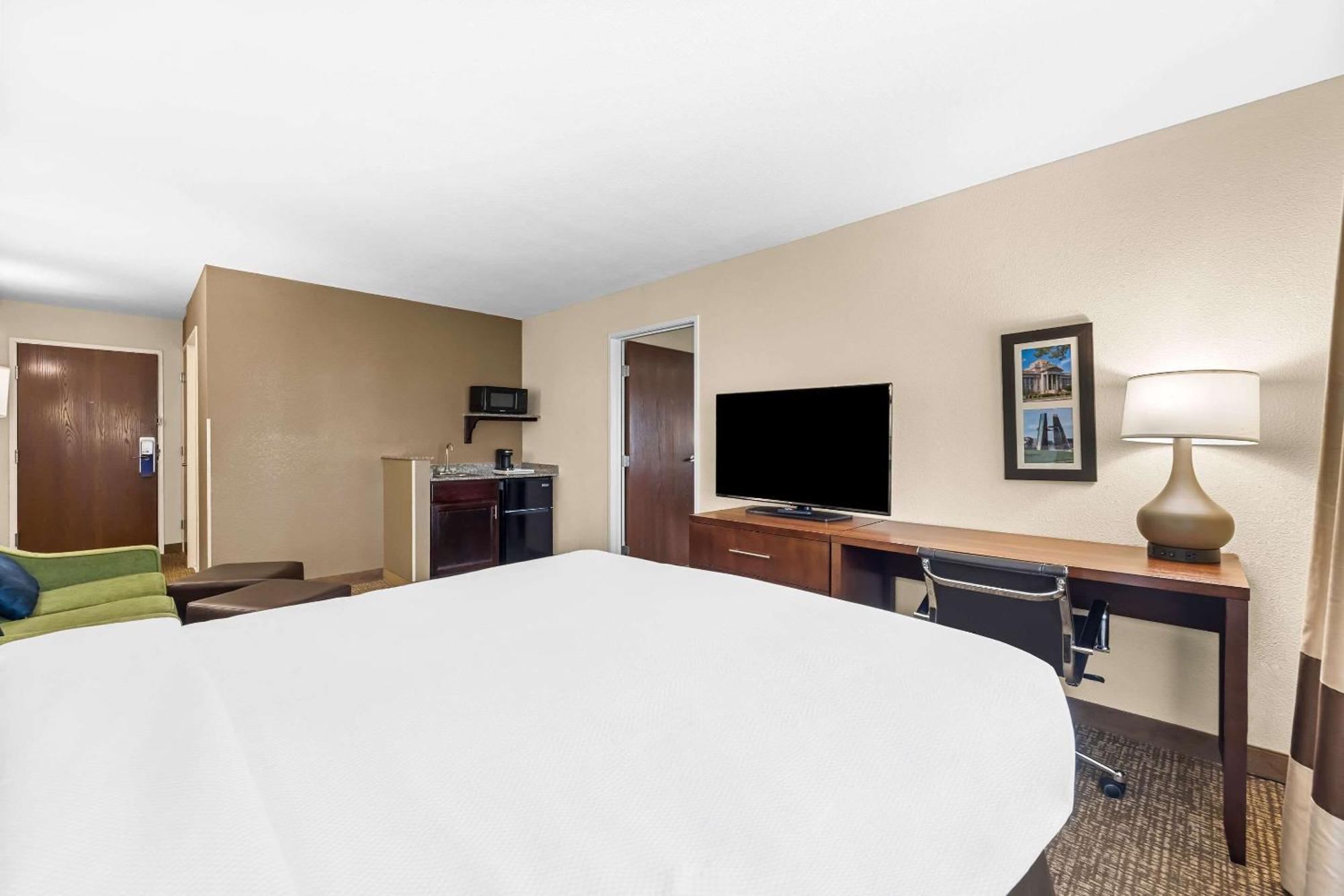Comfort Inn & Suites Pueblo Exterior foto