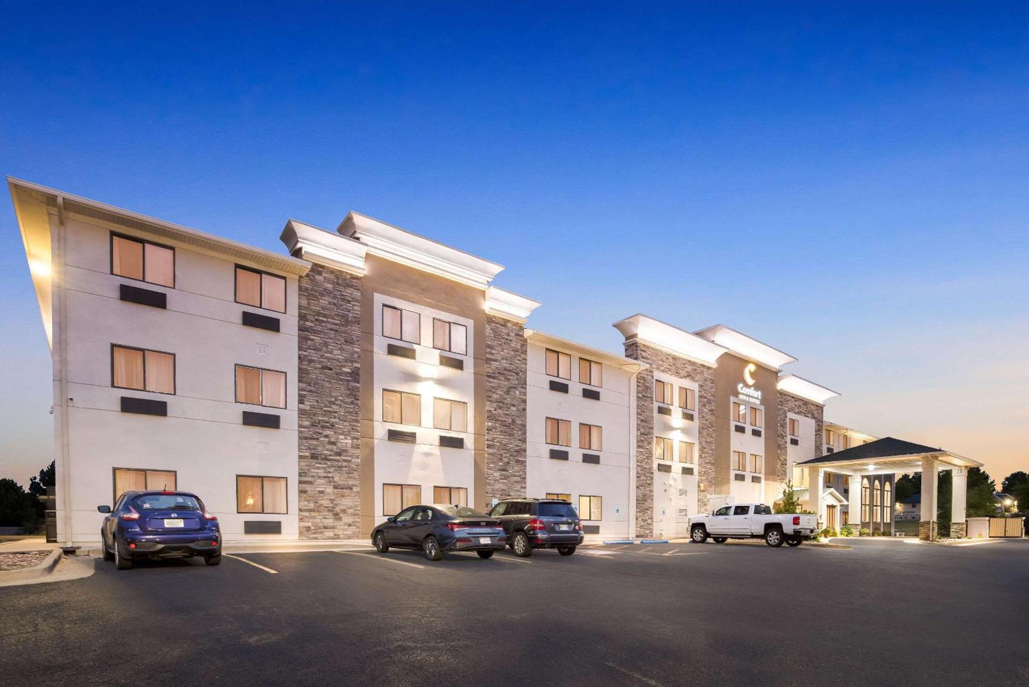 Comfort Inn & Suites Pueblo Exterior foto